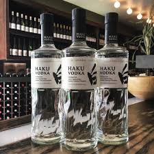 Haku Vodka Nhật Chai