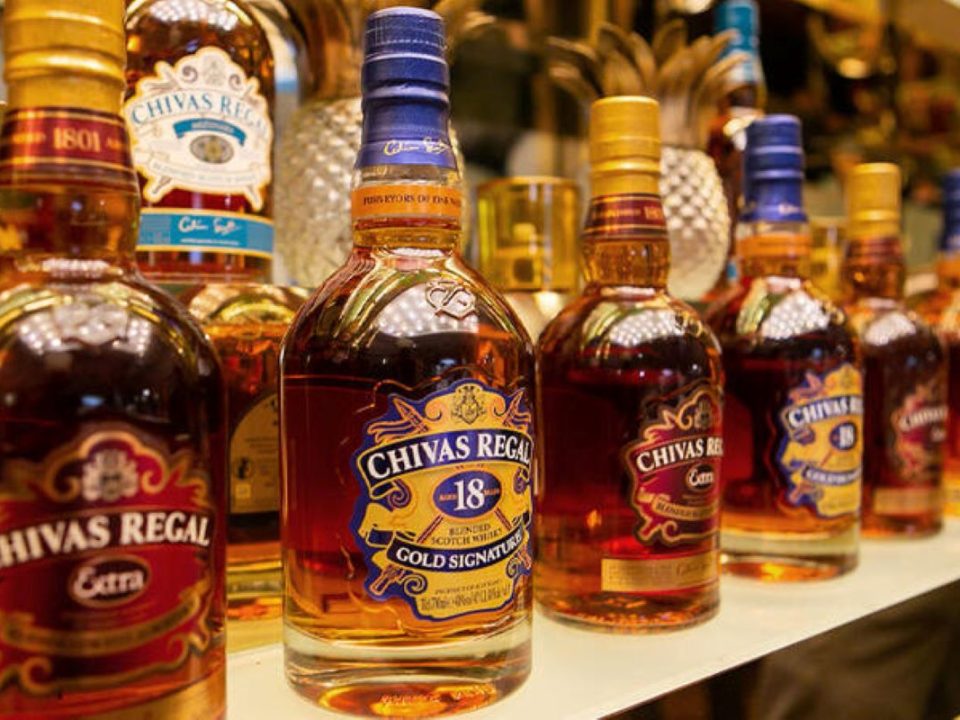 Cach Chon Mua Ruou Chivas O Ha Noi Chinh Hang Hinh3