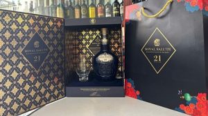Chivas 21 Y.O Hộp Quà 2026.jpg Trong